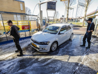 Files bij wasstraten na Saharazand De Walvis Dordrecht