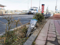 Schade bij Prins Hendrikbrug na ravage met auto Dordrecht