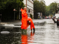 Toulonselaan en zijstraten onder water Dordrecht