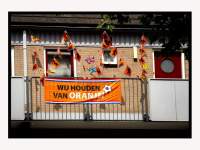 01062026-Oranje-versiering-voor-het-aankomende-WK-voetbal-Dordrecht-Stolkfotografie