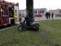 20171201 Politie vind gedumpte scooter terug Zwijndrecht Tstolk 001