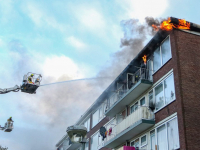 Zeer Grote brand in portiekflat aan Troelstraweg Dordrecht