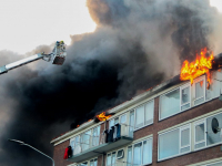 Zeer Grote brand in portiekflat aan Troelstraweg Dordrecht