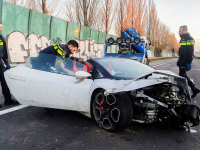 14042021-Gehuurde-Lamborghini-met-hoge-snelheid-tegen-vangrail-N3-Dordrecht-Tstolk