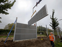 20192210-Geluidsscherm-geplaatst-langs-spoorlijn-Leerparkpromenade-Dordrecht-Tstolk-001