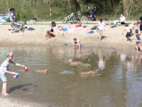 Genieten van het lenteweer Sterrenburgpark Dordrecht