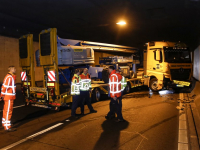 Geschaarde truck in Drechttunnel