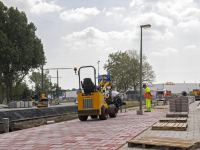 Goed verlicht nieuw fietspad Laan vd Naties Dordrecht