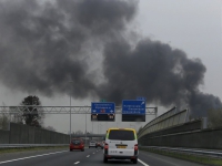 20142611-Grote-brand-bij-glasfabriek-Hardinxveld-A15-Tstolk-003_resize