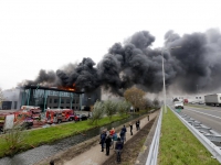 20142611-Grote-brand-bij-glasfabriek-Hardinxveld-A15-Tstolk-006_resize