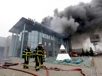 20142611-Grote-brand-bij-glasfabriek-Hardinxveld-A15-Tstolk-007_resize