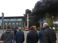 20142611-Grote-brand-bij-glasfabriek-Hardinxveld-A15-Tstolk_resize