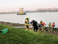 Grote zoekactie in Oude Maas na vondst kinderkleding Noordpark Zwijndrecht