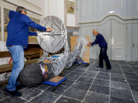 Kunstenaar bedenkt nieuwe plek voor megabeeld Hanneken van Dordt Grote Kerk Dordrecht