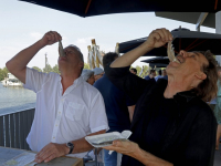 Haringparty De Tonnies terras achter Kinepolis Dordrecht