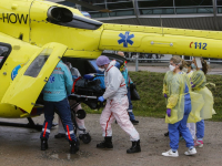Heli ingezet bij verplaatsing coronapatiënt naar ziekenhuis in Groningen