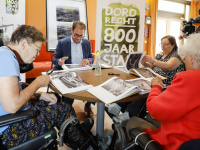 Start senioren-boekenproject Boek Dordrecht en drechtsteden vanuit de Wolken Spectrum Dordrecht