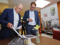 Start senioren-boekenproject Boek Dordrecht en drechtsteden vanuit de Wolken Spectrum Dordrecht