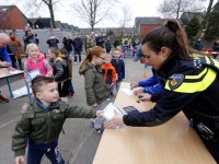 20163103 Ruim Zes duizend euro bij elkaar gerent door scholieren Het Kristal Dordrecht Tstolk 001