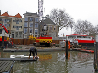 20172911-Hijskraan-en-ponton-weer-bovenwater-gehaald-Maartensgat-Dordrecht-Tstolk-003