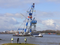 20160303 Havenkraan terug in Dordrecht Tstolk 001