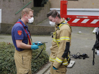 Hulpverleners dragen mondkapjes