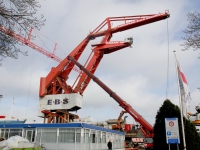 20150603-E.B.S-Containerkraan-92-voor-reparatie-op-de-wal-bij-hoebe-Dordrecht-Tstolk-001_resize