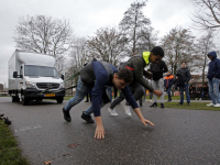 Scholieren trekken vrachtwagen Leerpark Dordrecht