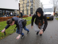 Scholieren trekken vrachtwagen Leerpark Dordrecht