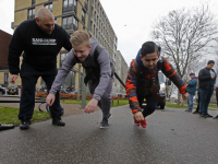 Scholieren trekken vrachtwagen Leerpark Dordrecht