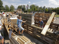 20171408 Kinderen bouwen hutten Gemeentewerf papendrecht Tstolk 004