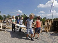 20171408 Kinderen bouwen hutten Gemeentewerf papendrecht Tstolk 005