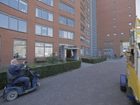 Jumbo met draaiorgel langs ouderen-huizen Dordrecht