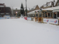 20142712-Dordrecht-onder-laag-sneeuw-Kerstijsbaan-gesloten-Statenplein-Dordrecht-Tstolk_resize