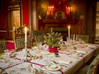 Feestelijk gedekte tafel in Huis Van Gijn - Mascha Joustra1800.jpg