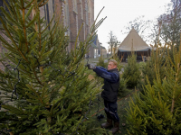 Opbouwen van grootste kerstmarkt van nederland in volle gang Dordrecht