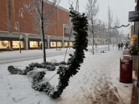 20171012-Gevallen-sneeuw-te-zwaar-voor-kerstversiering-binnenstad-Dordrecht-Tstolk-001