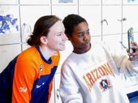 Kinderen bezoeken training van Shorttrack TeamNL en mogen rijders na afloop interviewen Sportboulevard Dordrecht