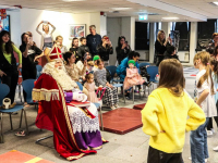 Sint en Piet op bezoek bij  Crownpoint Dordrecht