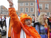 20182704-Marry-Huijgen-tijdens-de-Aubade-Stadhuis-Koningsdag-Dordrecht-2018-Tstolk-002