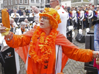 20182704-Marry-Huijgen-tijdens-de-Aubade-Stadhuis-Koningsdag-Dordrecht-2018-Tstolk-004