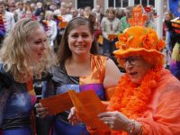 20182704-Marry-Huijgen-tijdens-de-Aubade-Stadhuis-Koningsdag-Dordrecht-2018-Tstolk