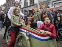 20182704-Vrijmarkt-Kloostertuin-Koningsdag-Dordrecht-2018-Tstolk-001