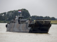 Korps Mariniers oefenen op Dordtse Kil III Spinel Dordrecht