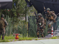 Korps Mariniers oefenen op Dordtse Kil III Spinel Dordrecht