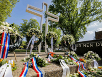 Kransen vernield en gestolen bij oorlogsmonument