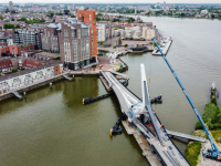 Laatste werkzaanheden aan Prins Clausbrug ingehesen Dordrecht