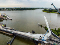 Laatste werkzaanheden aan Prins Clausbrug ingehesen Dordrecht