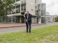 30062020-lancering-Bomenprikker-Spuiboulevard-Dordrecht-Tstolk