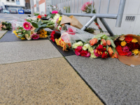 Bloemen bij winkelcentrum Walburg Zwijndrecht